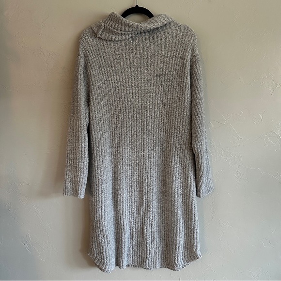 Softies Marshmallow Slouch Turtleneck Lounger - Picture 6 of 9